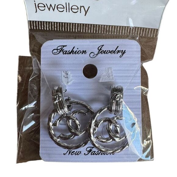 Set of crystal earrings and brooch NWT - Picture 2 of 5